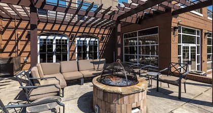 Country Inn & Suites by Radisson, Lake Norman Huntersville, NC