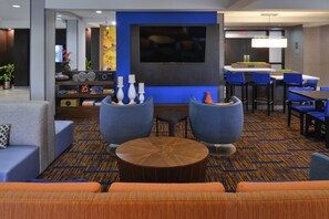 Lobby lounge - Courtyard Suwanee by Marriott (Suwanee)