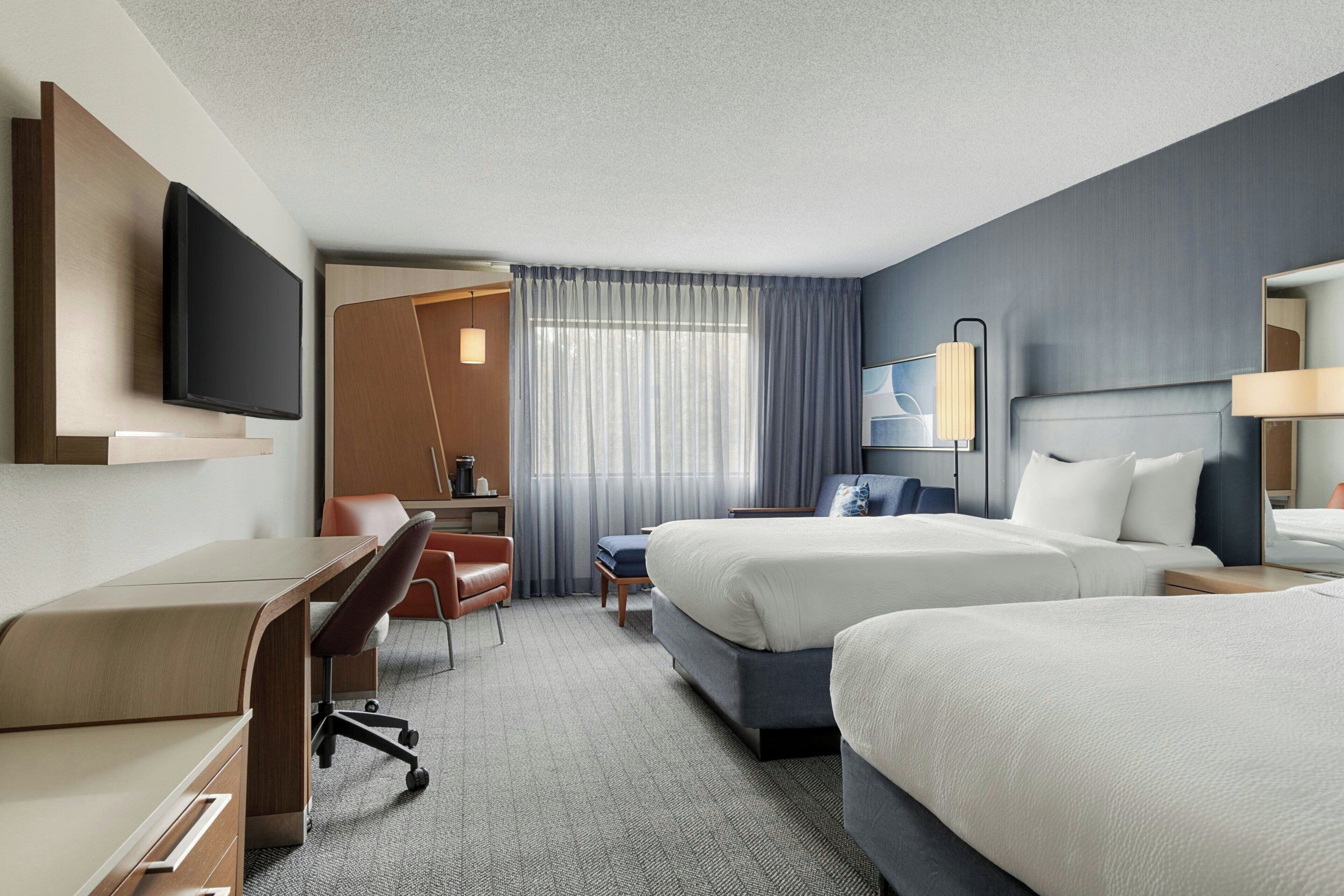 Suite, Multiple Beds | Desk, iron/ironing board, free WiFi, bed sheets