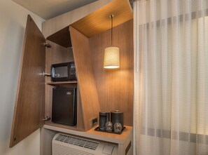 Mini fridge