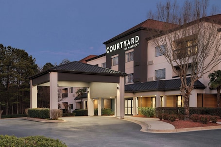 Esterni. Courtyard Suwanee by Marriott