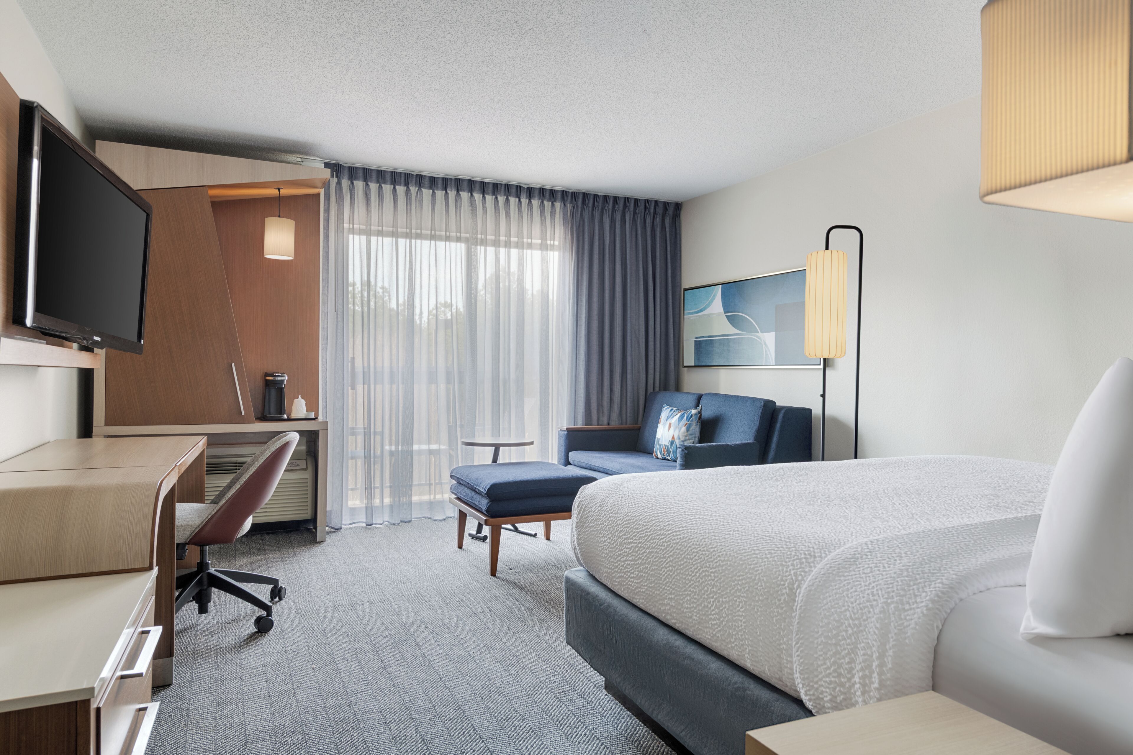 Desk, iron/ironing board, free WiFi, bed sheets