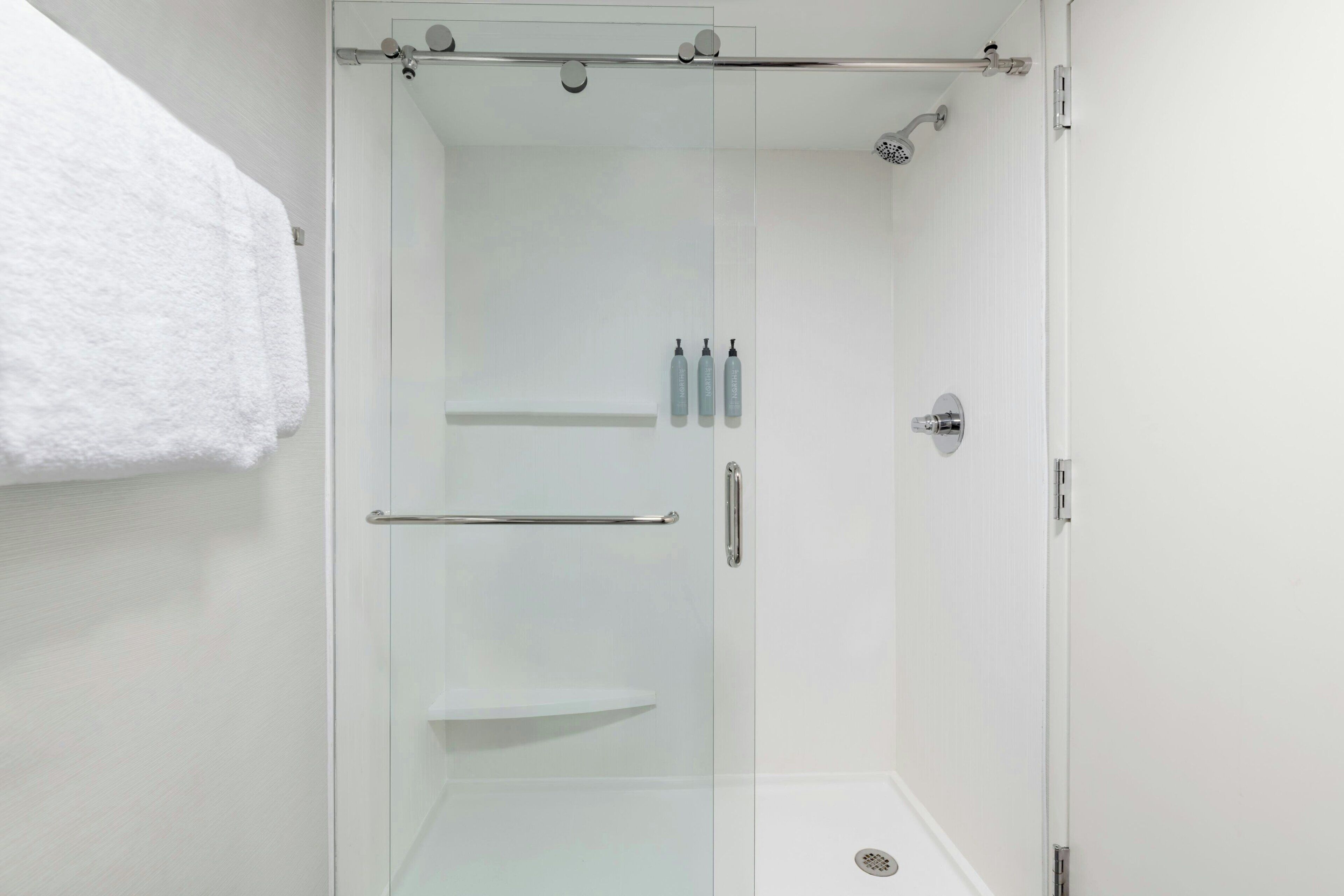 Photo - Courtyard Cleveland Airport South