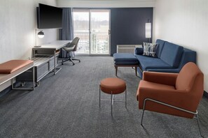 38-inch flat-screen TV with cable channels, TV, pay movies - Courtyard by Marriott Cleveland Airport South (Middleburg Heights)