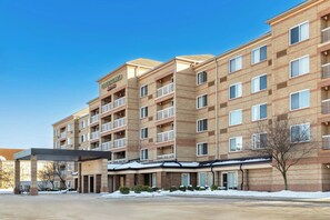 Exterior - Courtyard by Marriott Cleveland Airport South (Middleburg Heights)