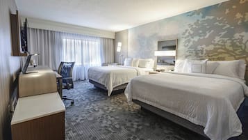 Roupas de cama premium, cofres nos quartos, escrivaninha