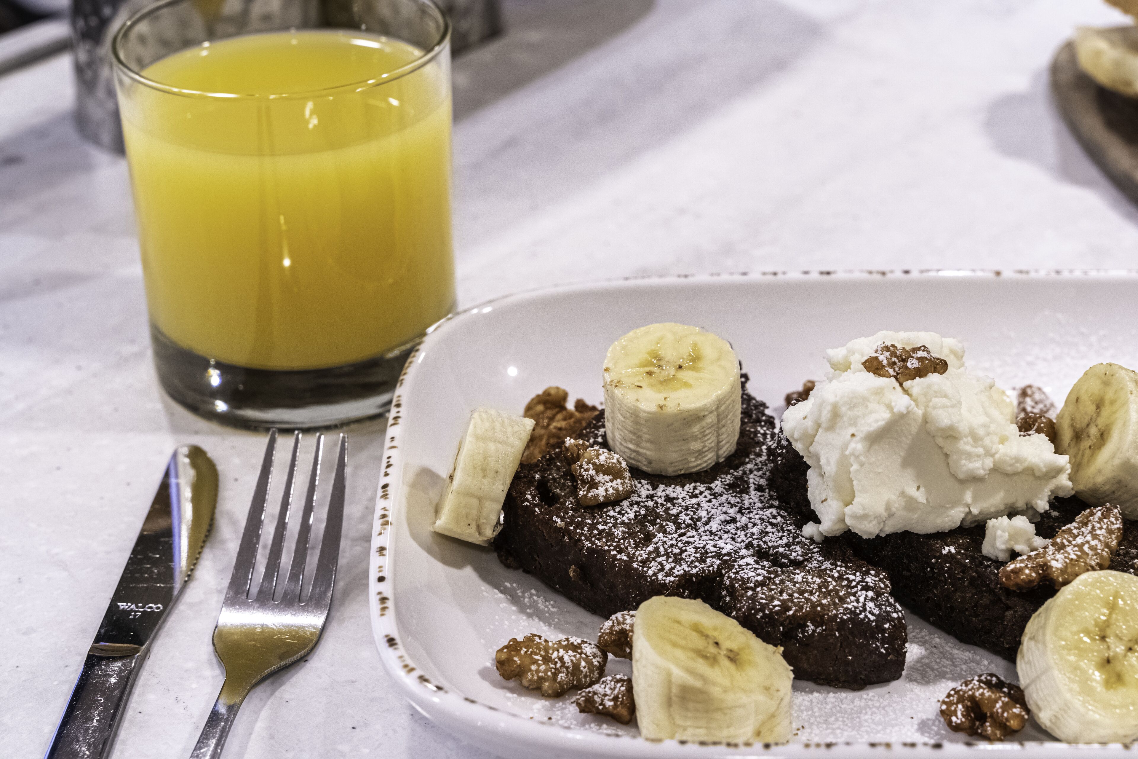 daily cooked-to-order breakfast for a fee