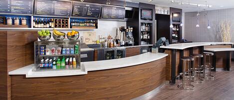 Café da manhã feito na hora todos os dias mediante uma taxa