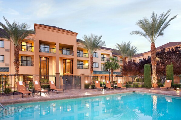 Outdoor pool, sun loungers
