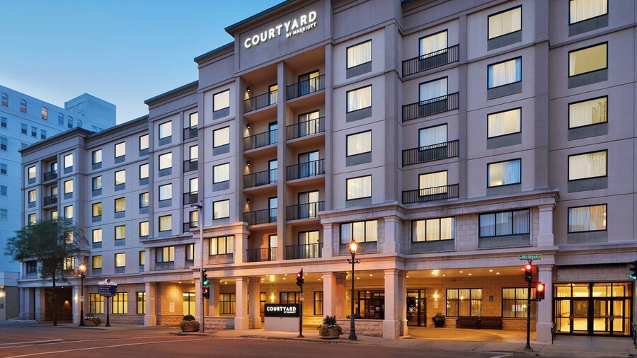 Courtyard by Marriott Milwaukee Downtown