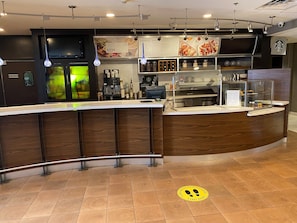 Bar (trong khuôn viên)