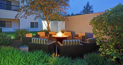 Courtyard by Marriott Raynham