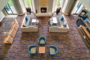 Lobby - Courtyard by Marriott Raynham (Raynham)