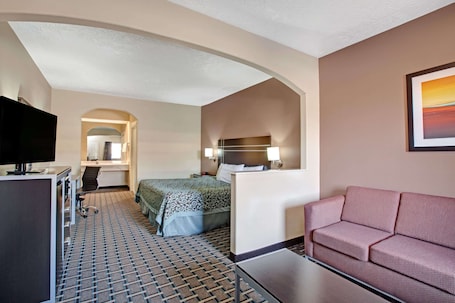 Days Inn & Suites by Wyndham Houston North/Spring