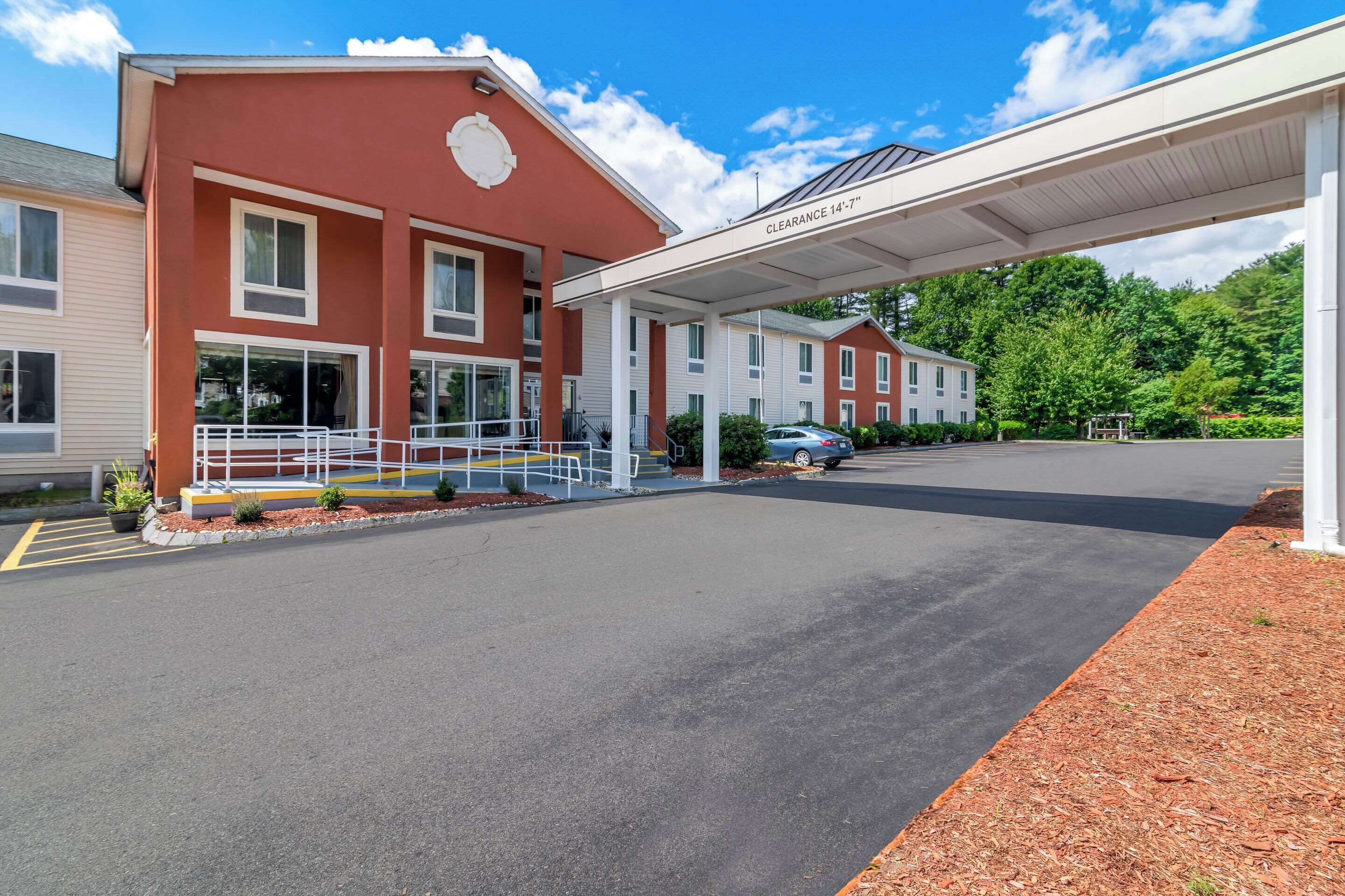 Photo - Quality Inn Merrimack - Nashua