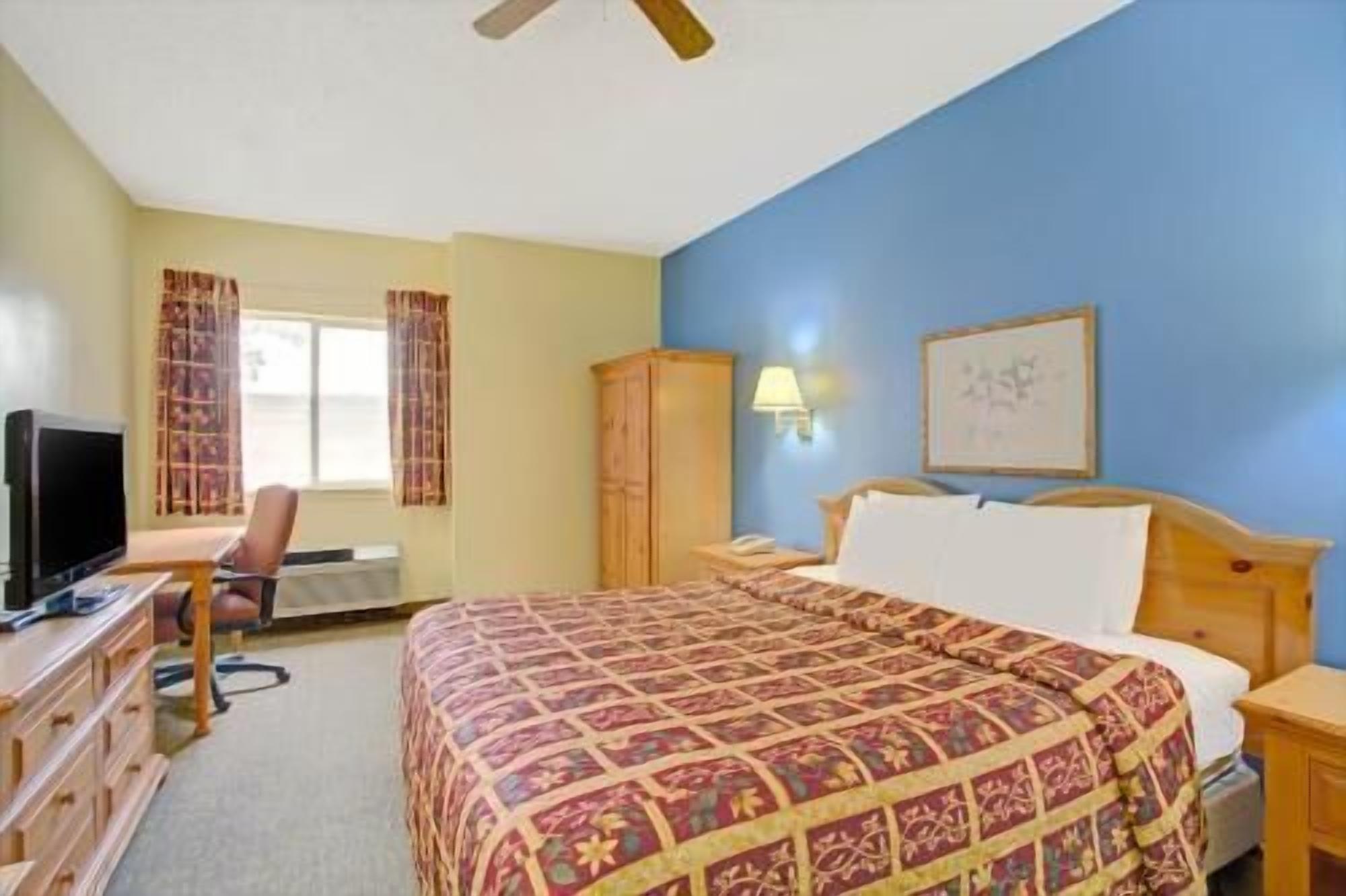 Desk, blackout curtains, iron/ironing board, free WiFi