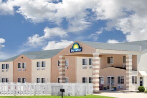 Exterior - Days Inn by Wyndham Butler (Butler)