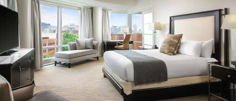 Studio Suite, 1 King Bed, Corner | 1 bedroom, Egyptian cotton sheets, premium bedding, down comforters
