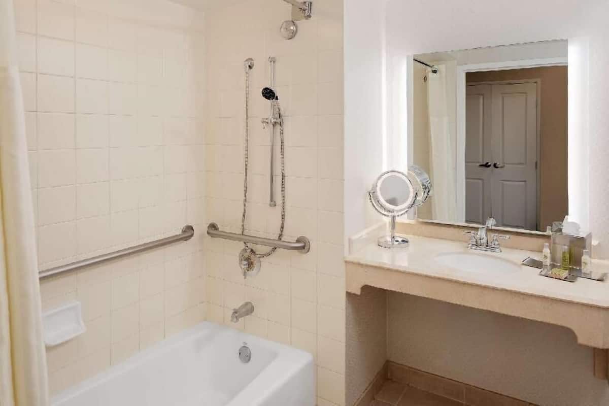 Bathroom | Free toiletries, hair dryer, towels, soap