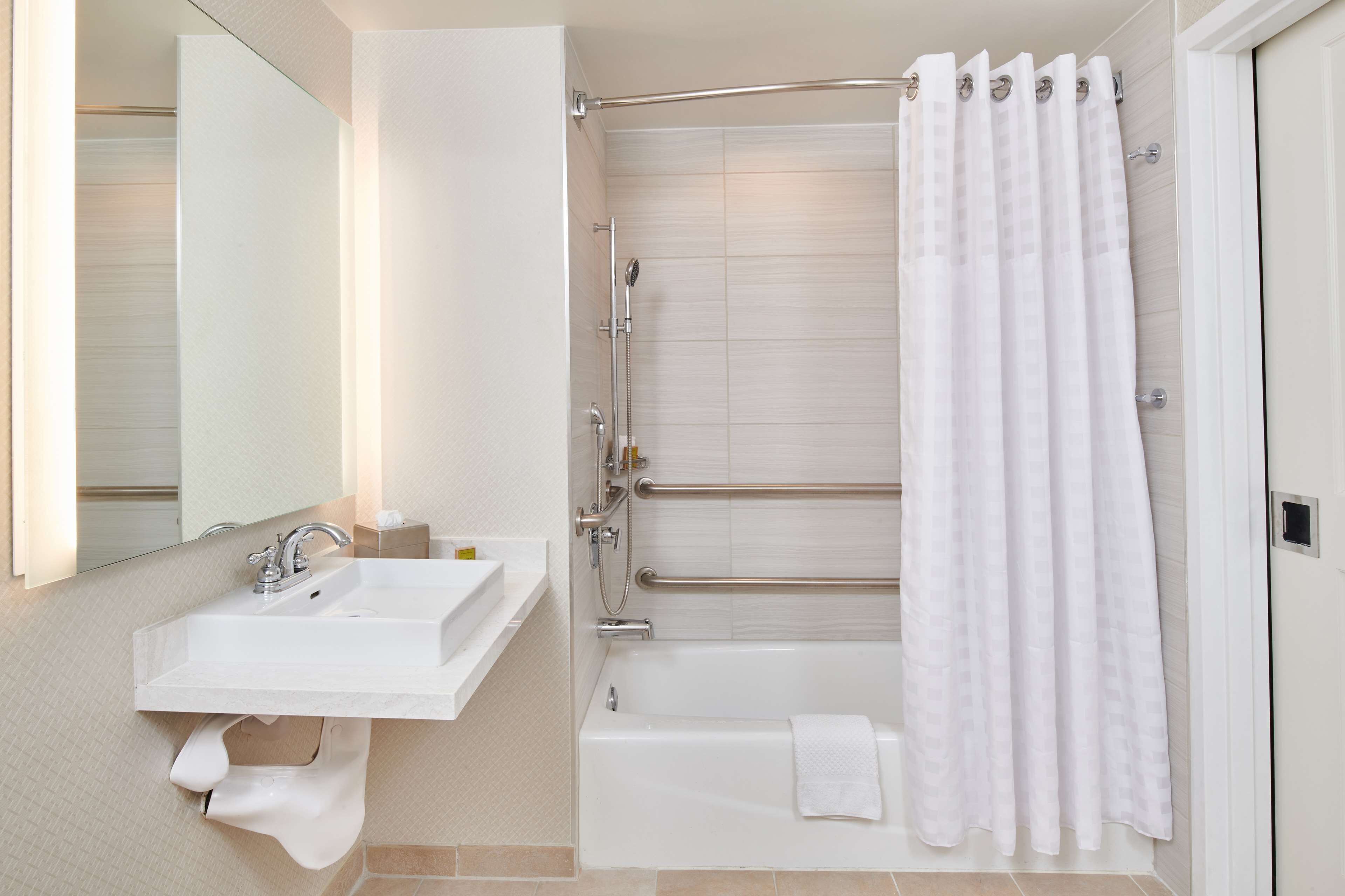 Bathroom | Free toiletries, hair dryer, towels, soap