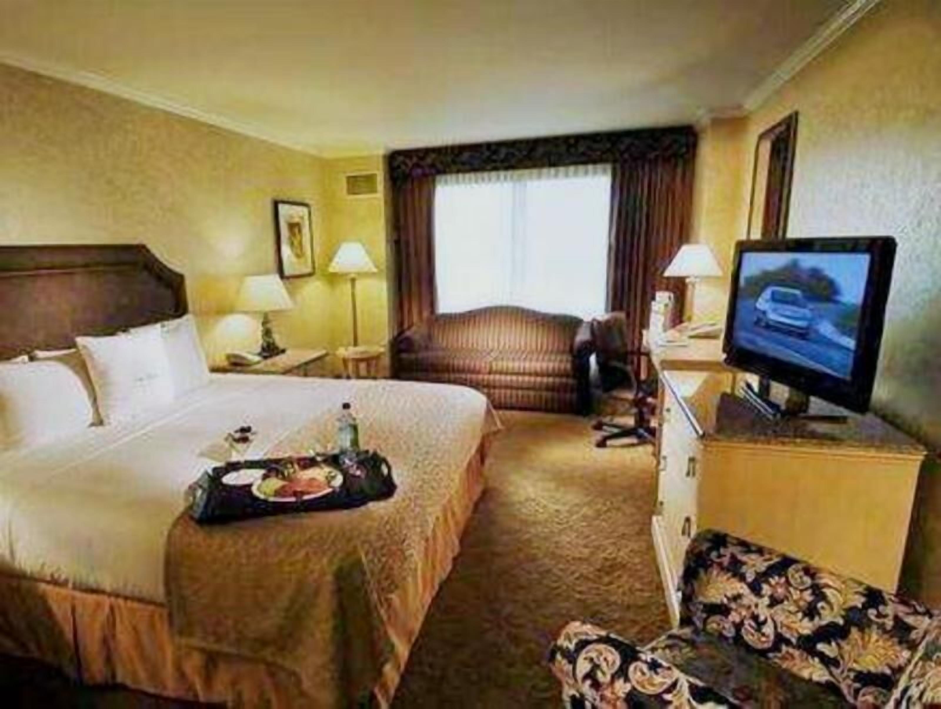 In-room safe, desk, laptop workspace, blackout drapes