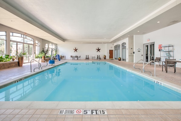 Pool - Embassy Suites by Hilton Dallas DFW Airport North (Grapevine)