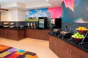 Free daily on-the-go breakfast - Fairfield Inn & Suites Dayton South (Dayton)