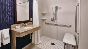 Combined shower/tub, free toiletries, hair dryer, towels