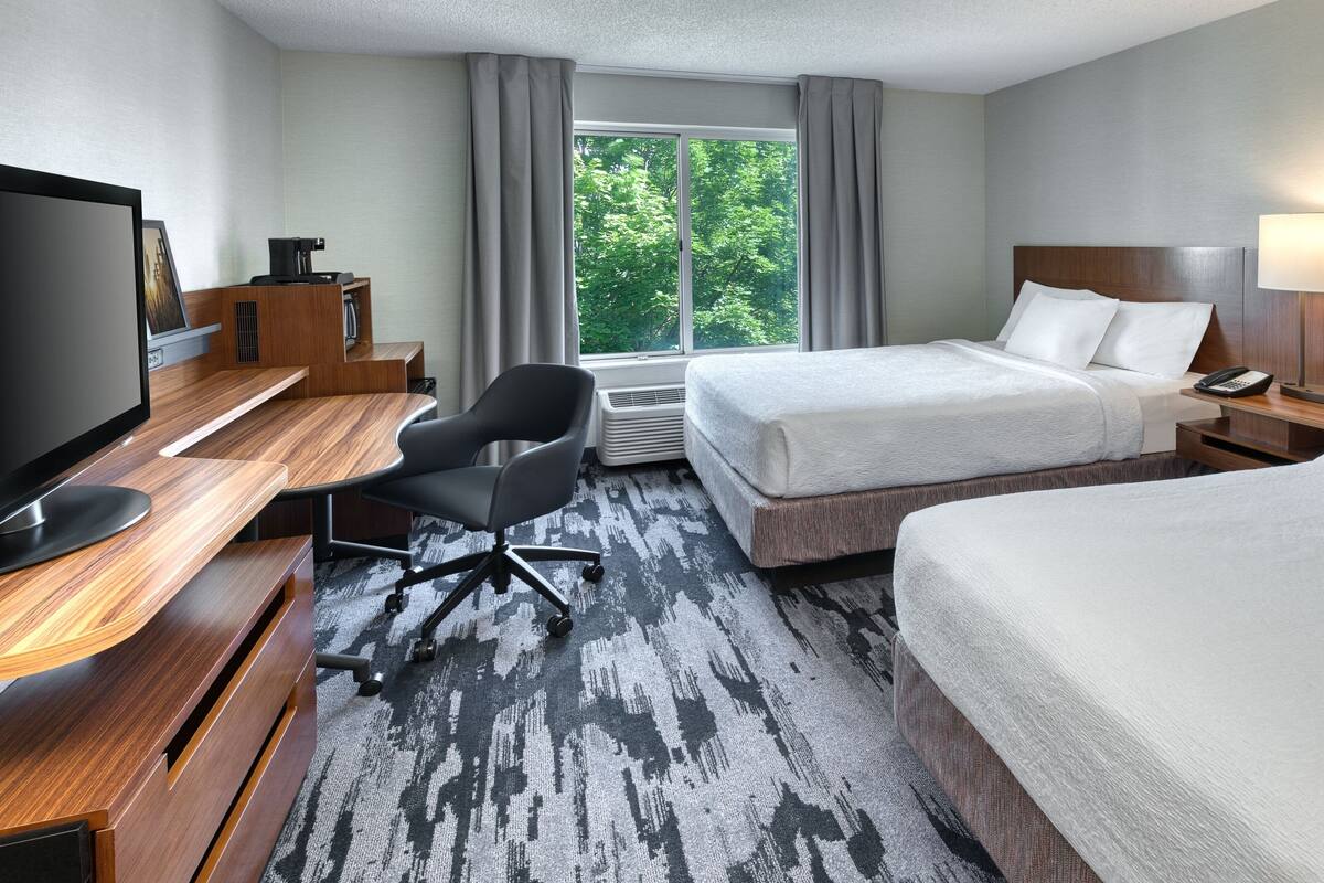 Premium bedding, pillowtop beds, in-room safe, desk