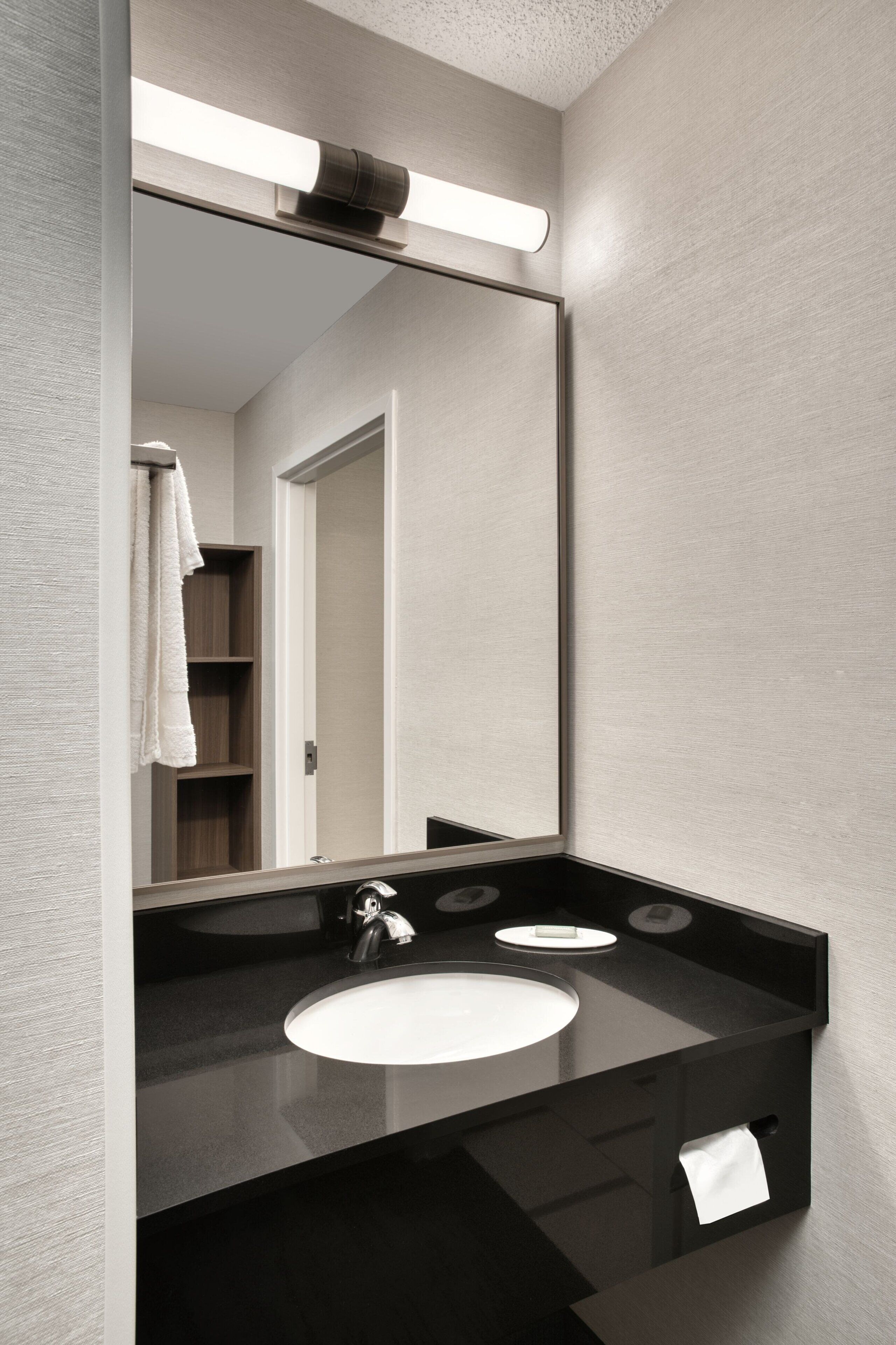 premium bedding, pillow-top beds, in-room safe, desk