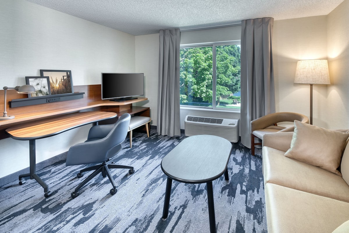 Suite, 1 King-Bett und Schlafsofa | Wohnzimmer