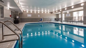 Indoor pool, sun loungers