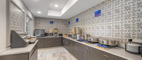 Petit déjeuner buffet compris tous les jours