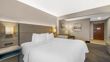 書桌、遮光窗簾/窗簾、熨斗/熨衫板、免費嬰兒床