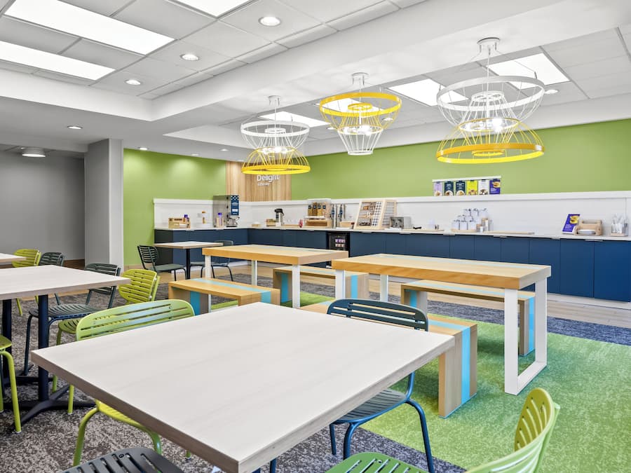 Free daily continental breakfast