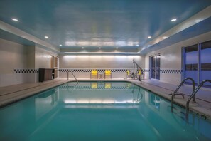 Piscine intérieure