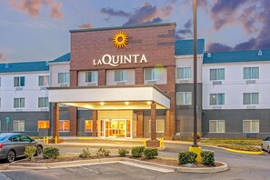Exterior - La Quinta Inn & Suites by Wyndham Manassas Battlefield (Manassas)