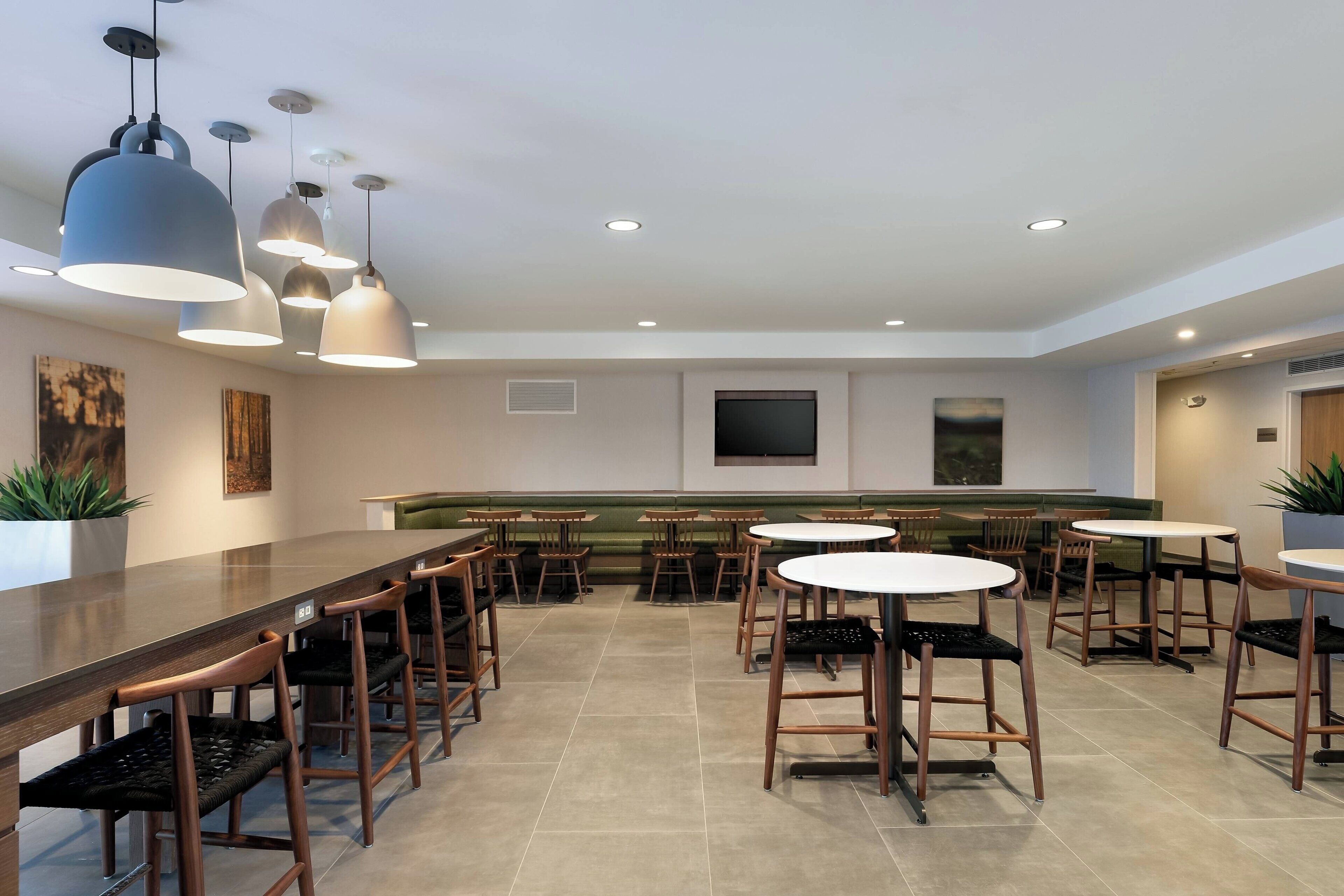 free daily continental breakfast