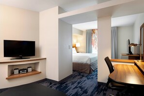 In-room safe, desk, iron/ironing board, free cots/infant beds - Fairfield Inn By Marriott Savannah Airport (Savannah)