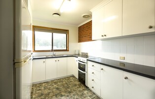 标准套房, 多间卧室, 无烟房, 厨房 (3 Bedroom S/C Apartment) | 私人厨房 | 冰箱、微波炉、茶具/咖啡用具、电热水壶