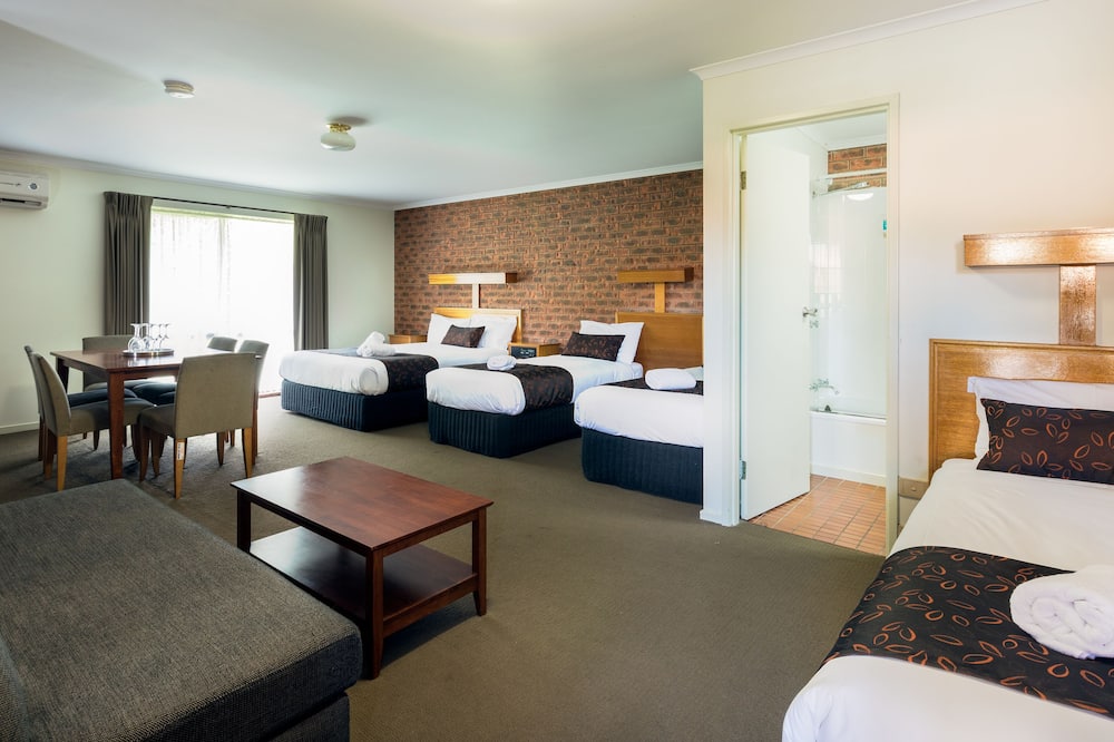 Advance Motel