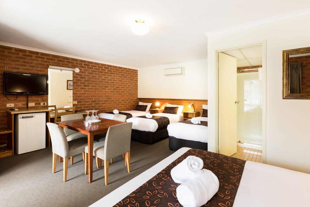 Family Oda, Sigara İçilmez (Family 5) | Masa, güneşlik/perde, ütü/ütü masası, ücretsiz kablosuz İnternet