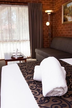 Dortoir Partagé, non-fumeur, balcon (Executive Spa Suite) | Coin séjour