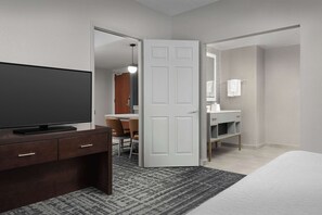 Premium Suite, Non Smoking | Premium bedding, individually decorated, individually furnished