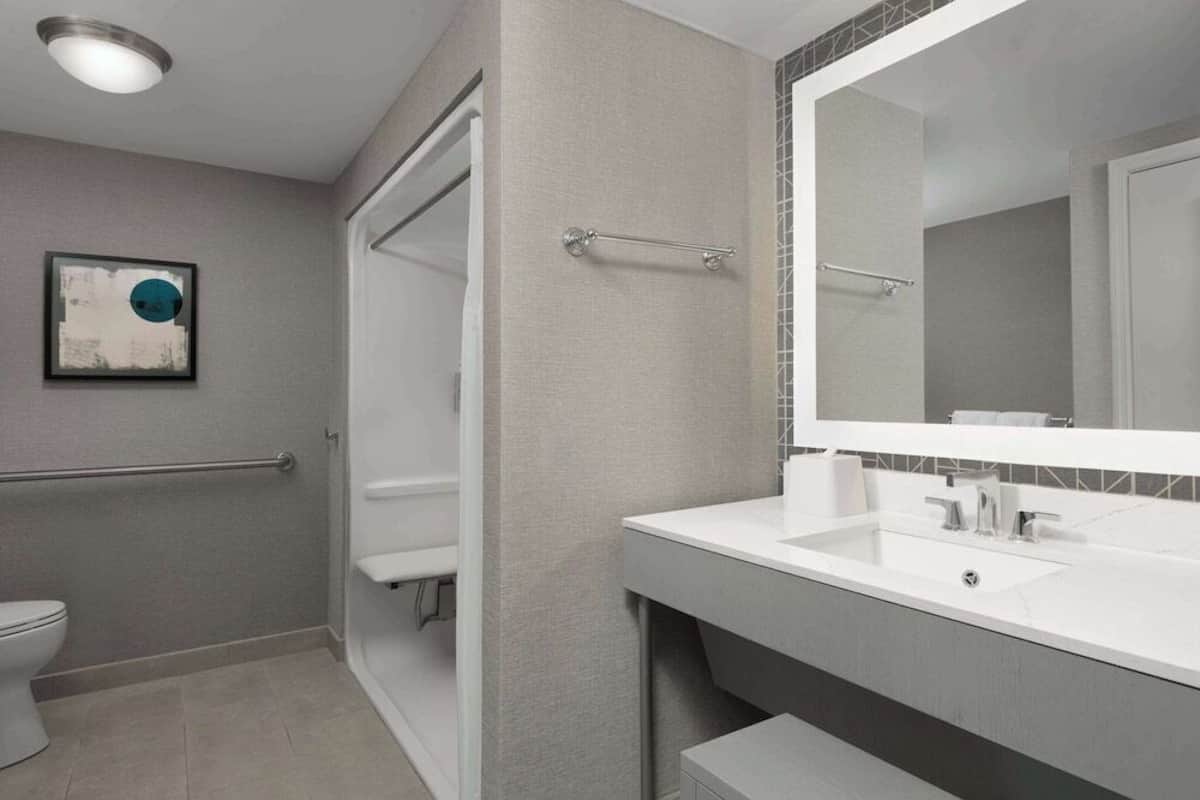 Bathroom | Free toiletries, hair dryer, towels, soap