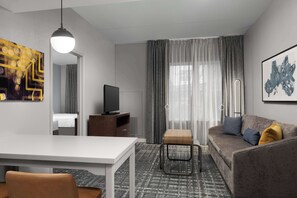 Standard Suite, 2 Queen Beds, Accessible, Non Smoking | Living area