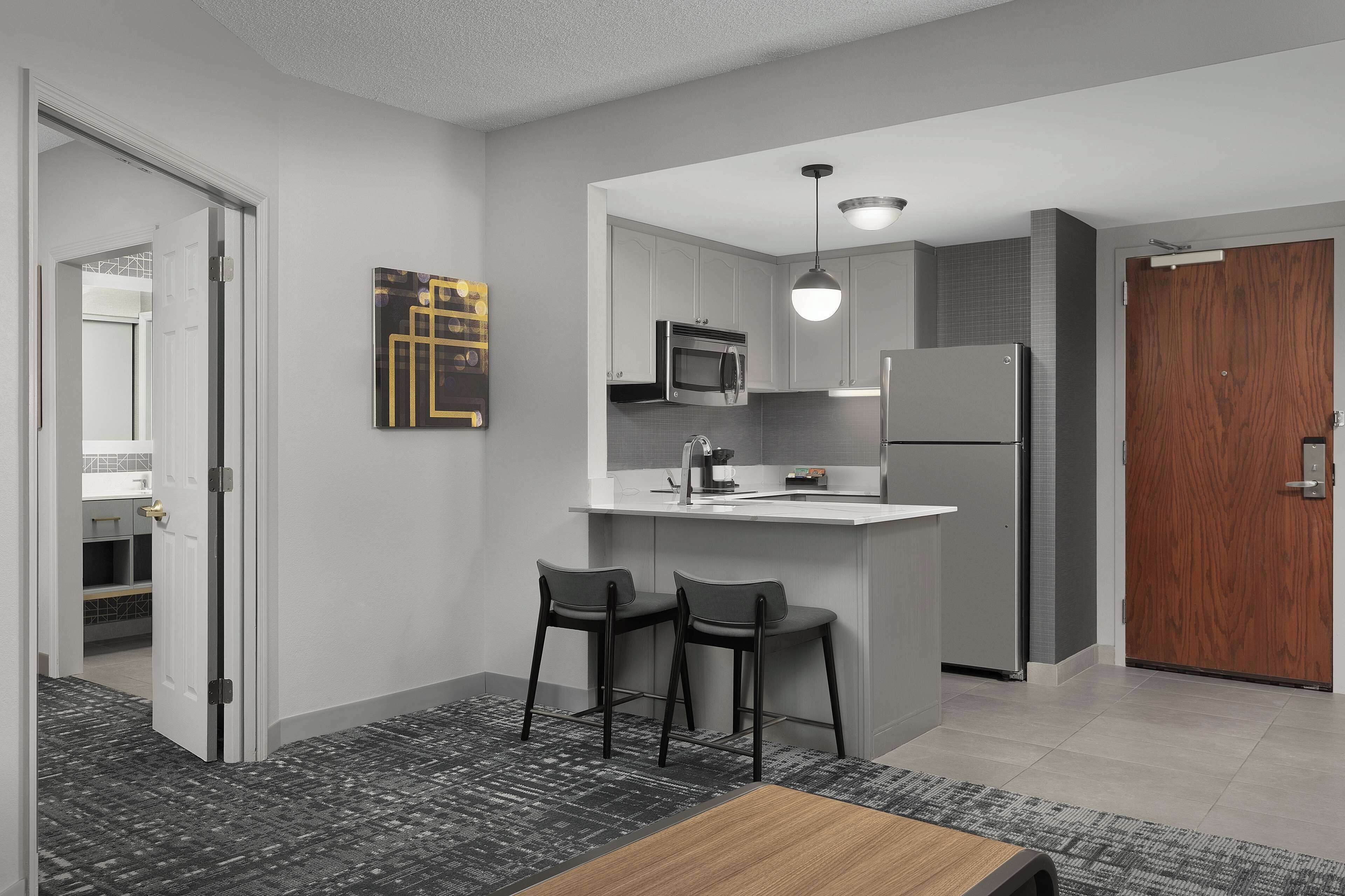 Suite estándar | Cocina privada | Refrigerador, microondas, parrilla de estufa y lavavajillas 