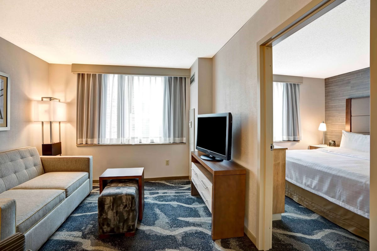 Hypo-allergenic bedding, iron/ironing board, free WiFi, bed sheets