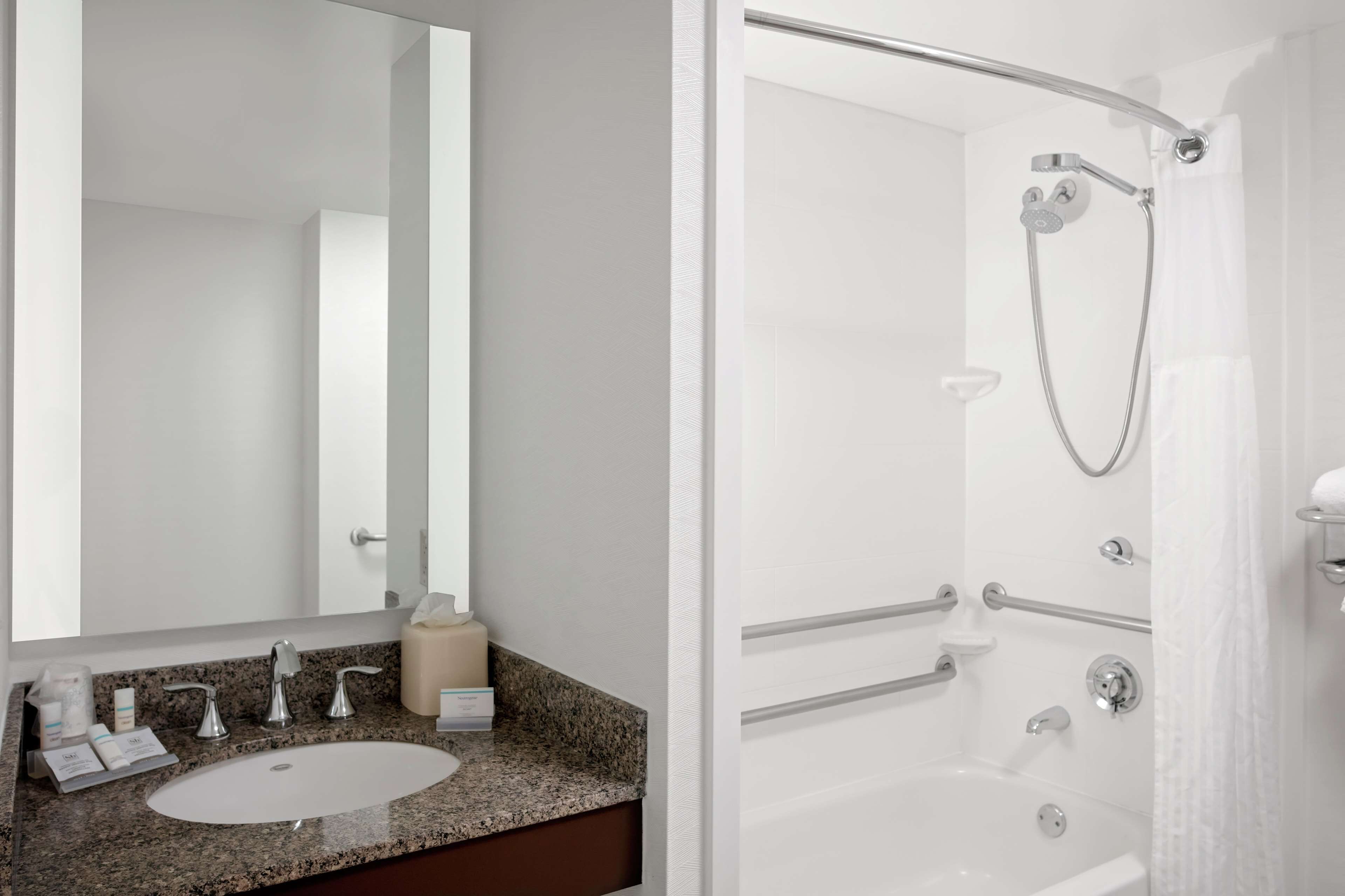 Photo - Hilton Garden Inn Atlanta Perimeter Center