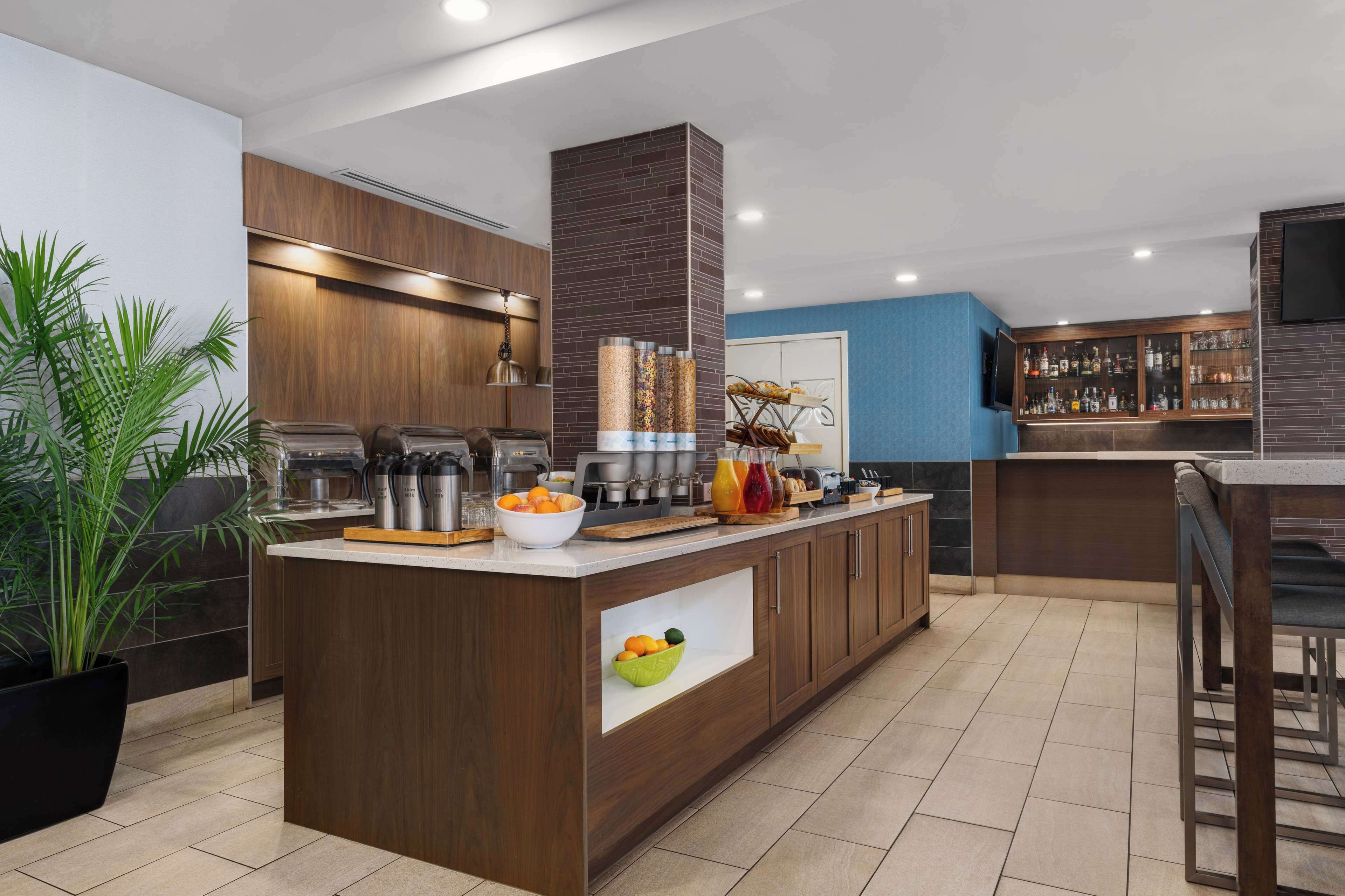 Daily full breakfast for a fee